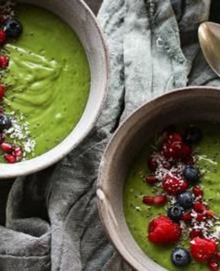 The Extraordinary Green Smoothie Bowl