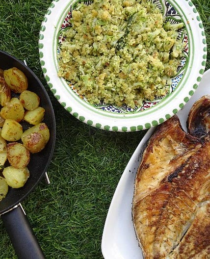 Dourada grelhada com migas de brócolos e batatas salteadas