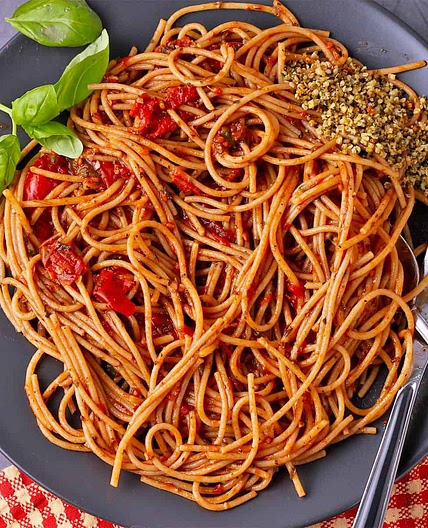 Speedy Spicy Spaghetti Arrabbiata