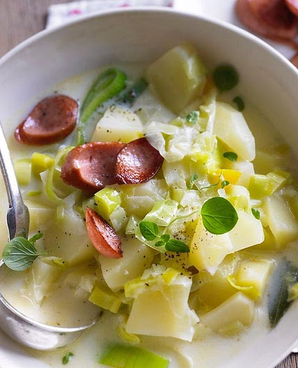 Kartoffel-Eintopf mit Würstchen