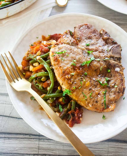 Chuletas a La Jardinera (Garden Pork Chops)