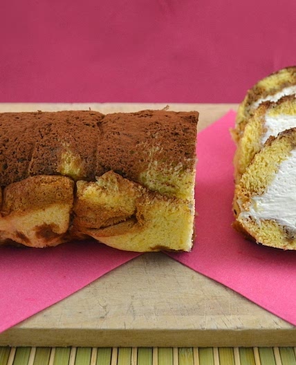 Rotolo di pandoro al tiramisù