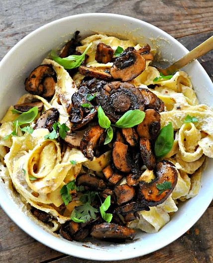 Vegan Creamy Smokey Balsamic Mushroom Pasta