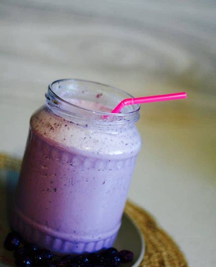 Blueberry Almond Milk Smoothie