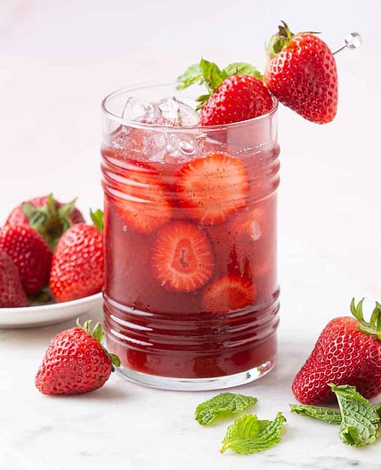 Strawberry Acai Refresher Recipe