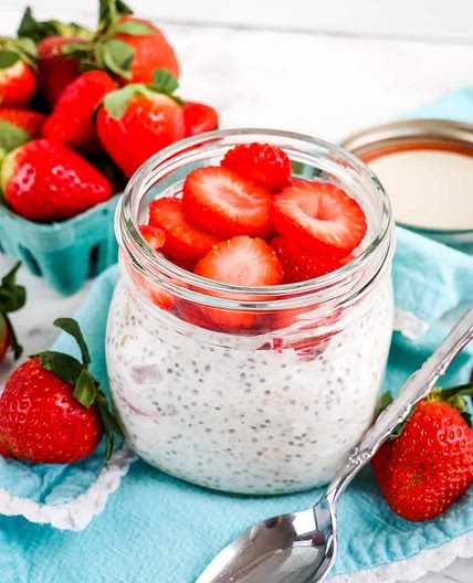 Strawberry Shortcake Overnight Oats