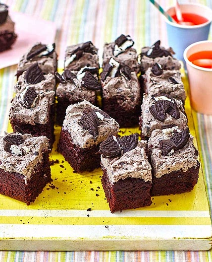 Vegan cookies & cream cake