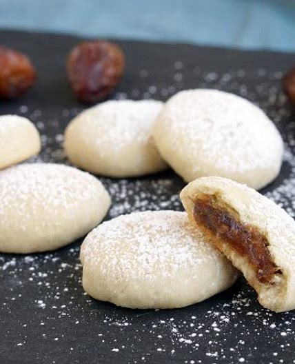 Maamoul (Arabian Date Filled Cookies)