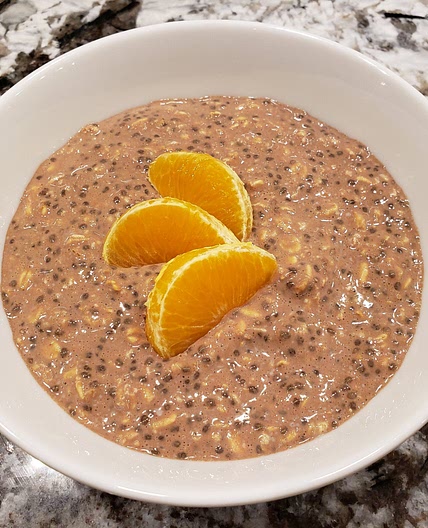 Chocolate chia oats pudding