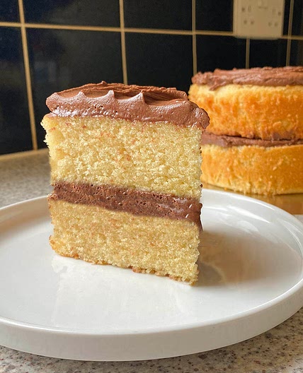 Vanilla Cake with Chocolate Ganache