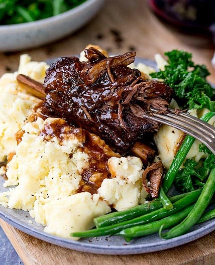 Crockpot Beef Short Ribs with Rich Gravy