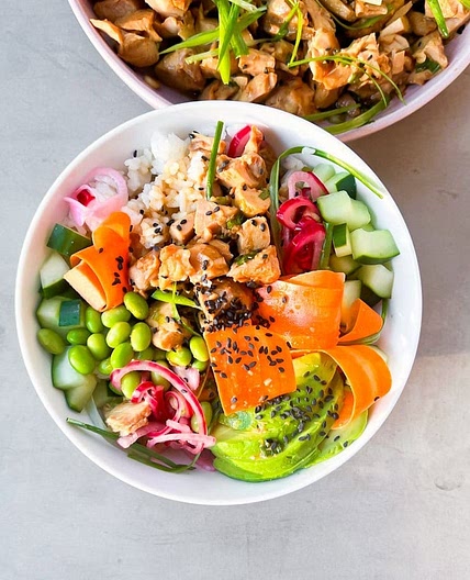 15 Minute Chicken Poke Bowls at Home