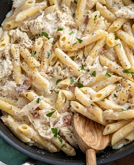 Easy Creamy Chicken Ranch Pasta