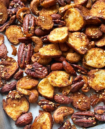 Maggi-maple pretzel and nut beer snacks