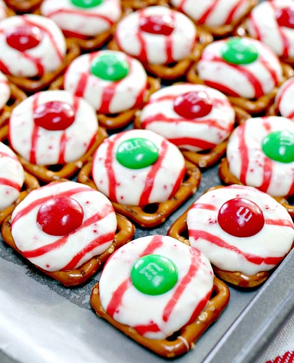Peppermint Christmas Candy Pretzel Squares