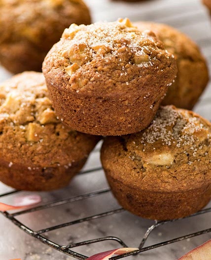 Stay-Moist Apple Muffins!
