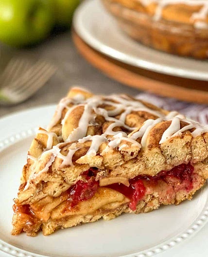 Cinnamon Roll Cranberry Apple Pie