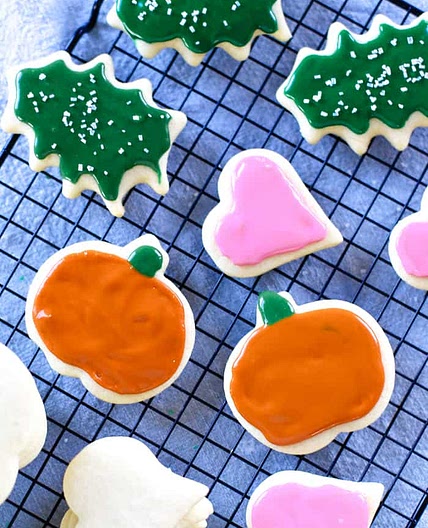 Easy Sugar Cookie Icing (2 Ingredients)