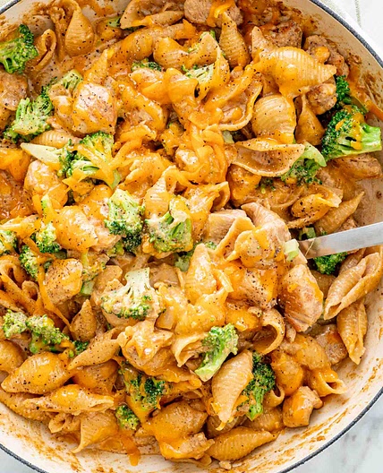 Cheesy Chicken Broccoli Pasta