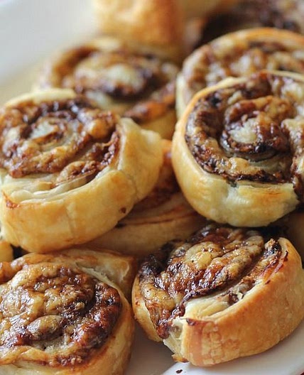 Quick Vegemite and Cheese Pastry Scrolls Recipe