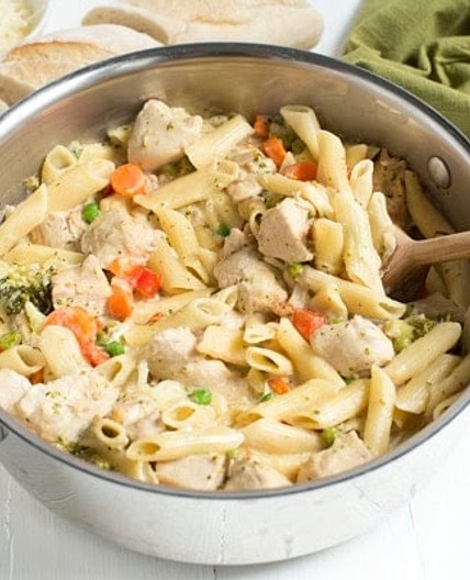 One Pot Creamy Chicken and Vegetable Pasta