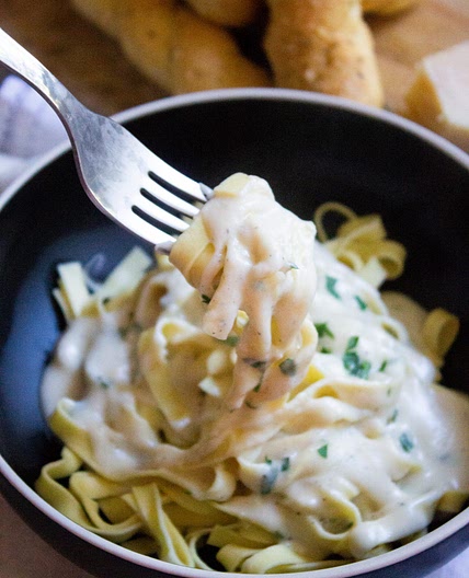 Easy Homemade Alfredo Sauce
