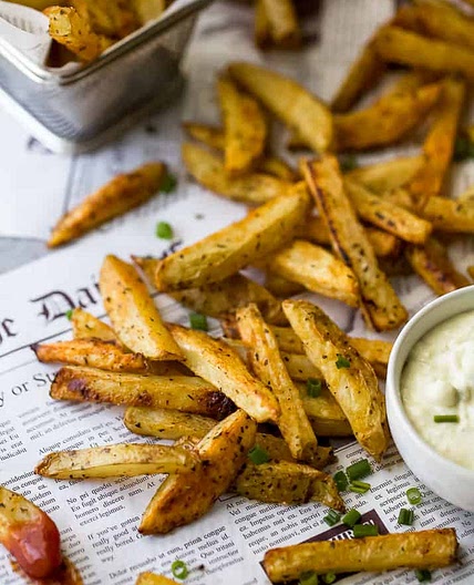 Crispy Baked Fries with Roasted Garlic Aioli