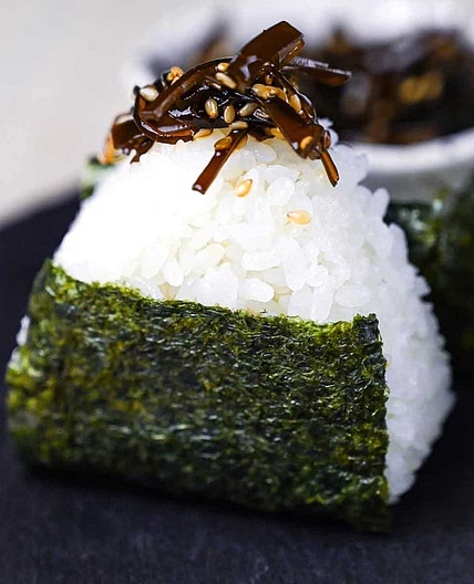 Kombu Onigiri (Kelp "Tsukudani" Rice Ball)