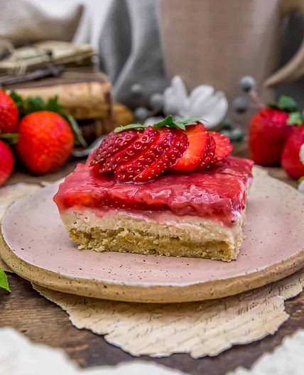 Vegan Strawberry Cheesecake Dessert