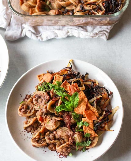 Pasta with Lentils, Syrian style (Horaa Esbao) | حراق اصبعه ("Finger Burner")