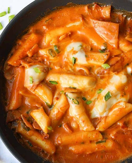 Quick & Easy Creamy Rose Tteokbokki