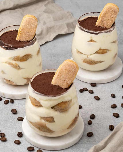 Mini Tiramisu Cups (VIDEO)