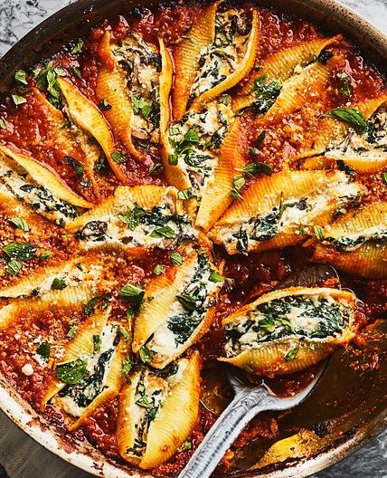Easy Vegetarian Skillet Stuffed Shells