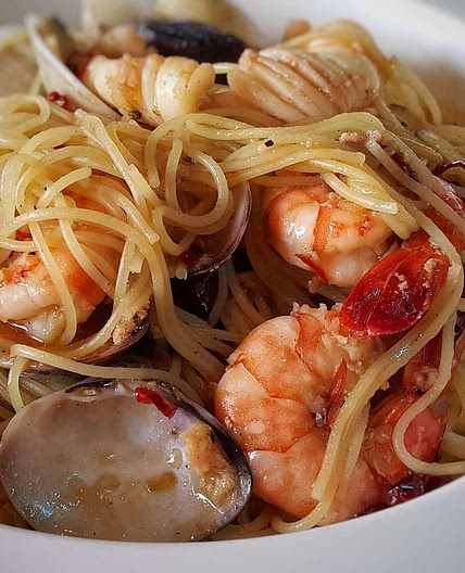 Oven-Baked Seafood Spaghetti (Spaghetti al Cartoccio)