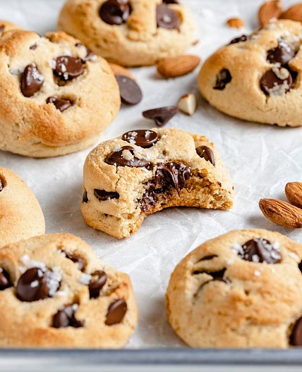 Almond Flour Chocolate Chip Cookies