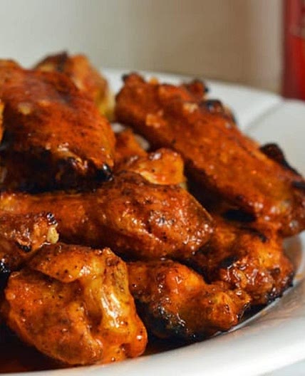 Grilled Chicken Wings with Seasoned Buffalo Sauce