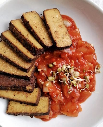 Marinara mit gebratenem Tofu