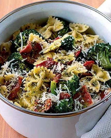 Bacon & broccoli pasta