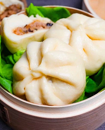 Nikuman (Japanese Steamed Pork Buns)