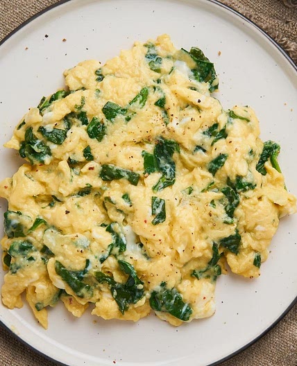 Scrambled Eggs with Spinach and Cream Cheese