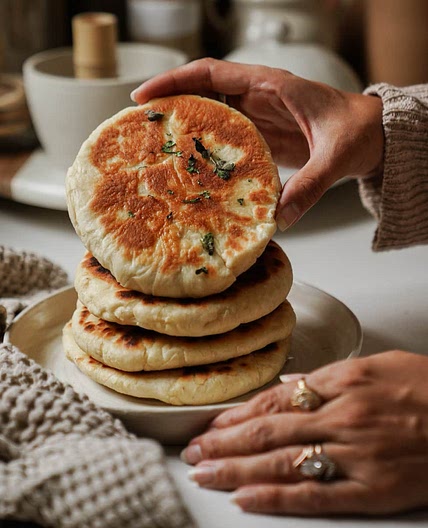 Fluffy Greek Pita Bread 🫓