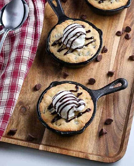 Pizookie - Mini Skillet Cookie