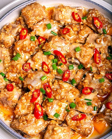 Steamed Ribs With Garlic Sauce