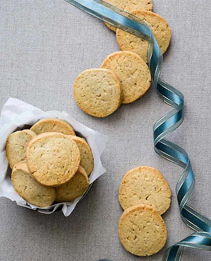 Walnut and blue cheese shortbread