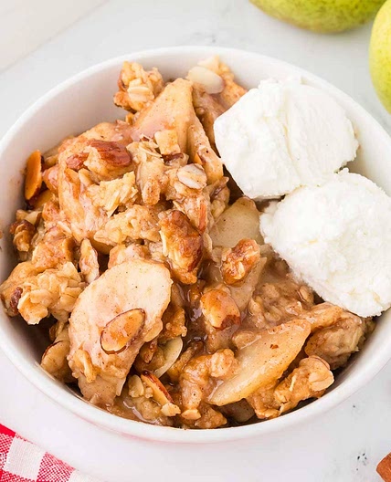 Easy & Delicious Pear Crisp