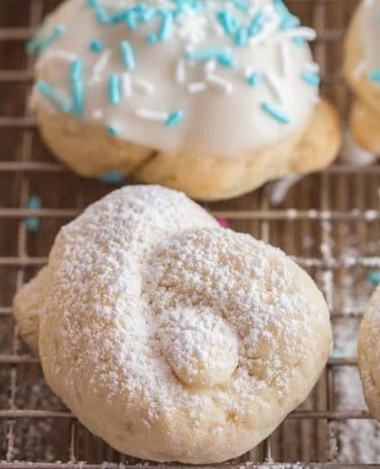 Italian Easter Cookies / Uncinetti