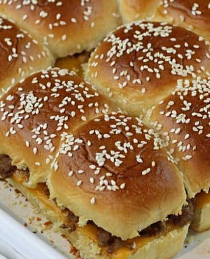 Cheeseburger Sliders on Hawaiian Rolls