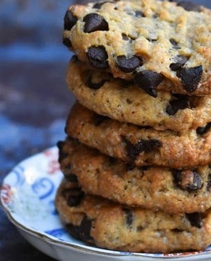 Easy Vegan Peanut Butter Chocolate Chip Cookies