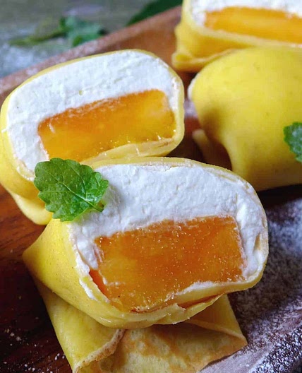 Hong Kong style mango pancake (芒果班戟)