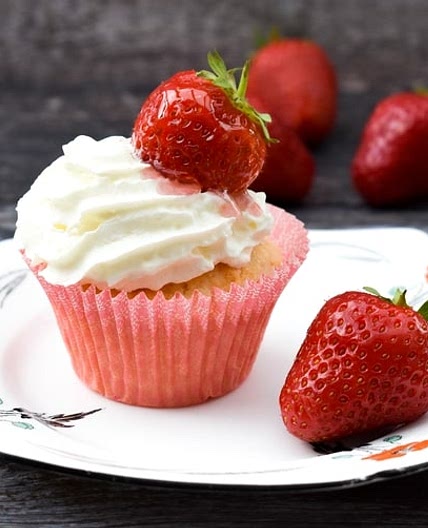 Vegan Strawberry & Cream Muffins